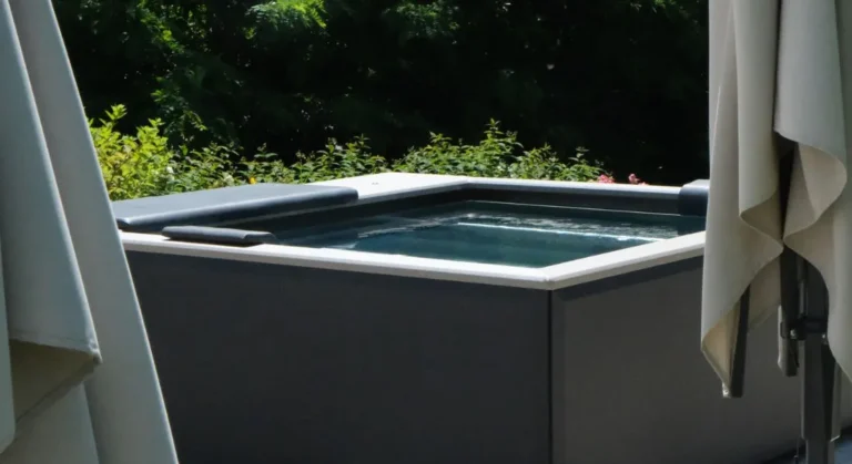relax-pool-outdoor